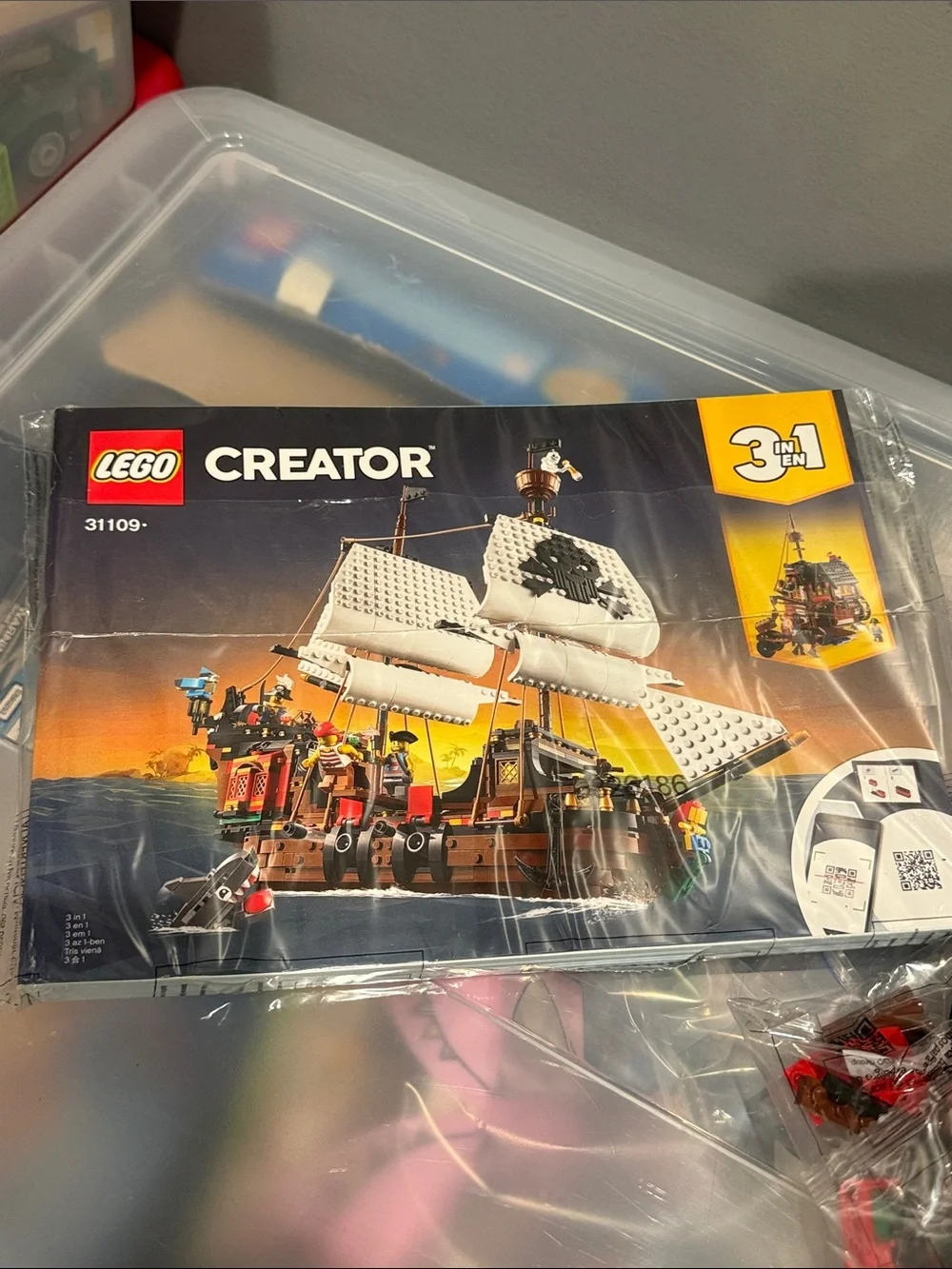 Lego creator pirate